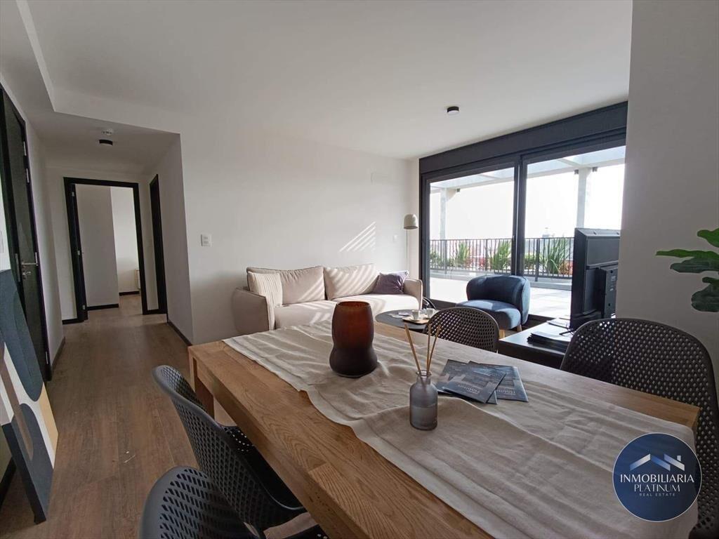 Penthouse dos dormitorios en venta en Buceo