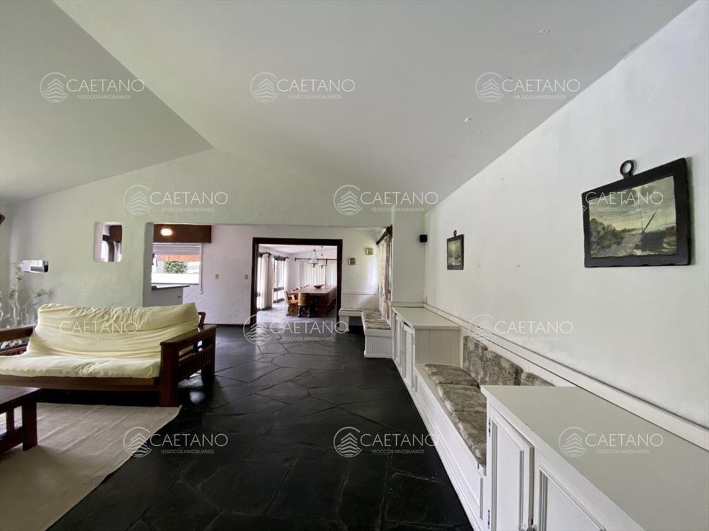 Venta casa con terreno de 6600m2 por Pedragosa