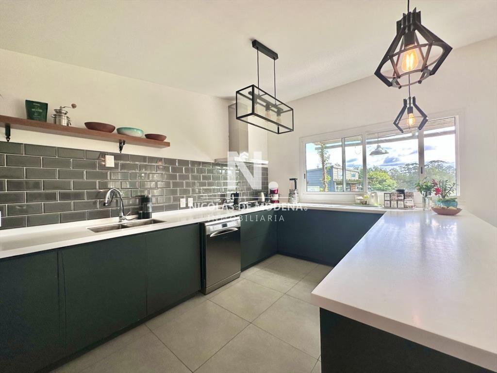 Casa de cuatro dormitorios en venta en Barrio El