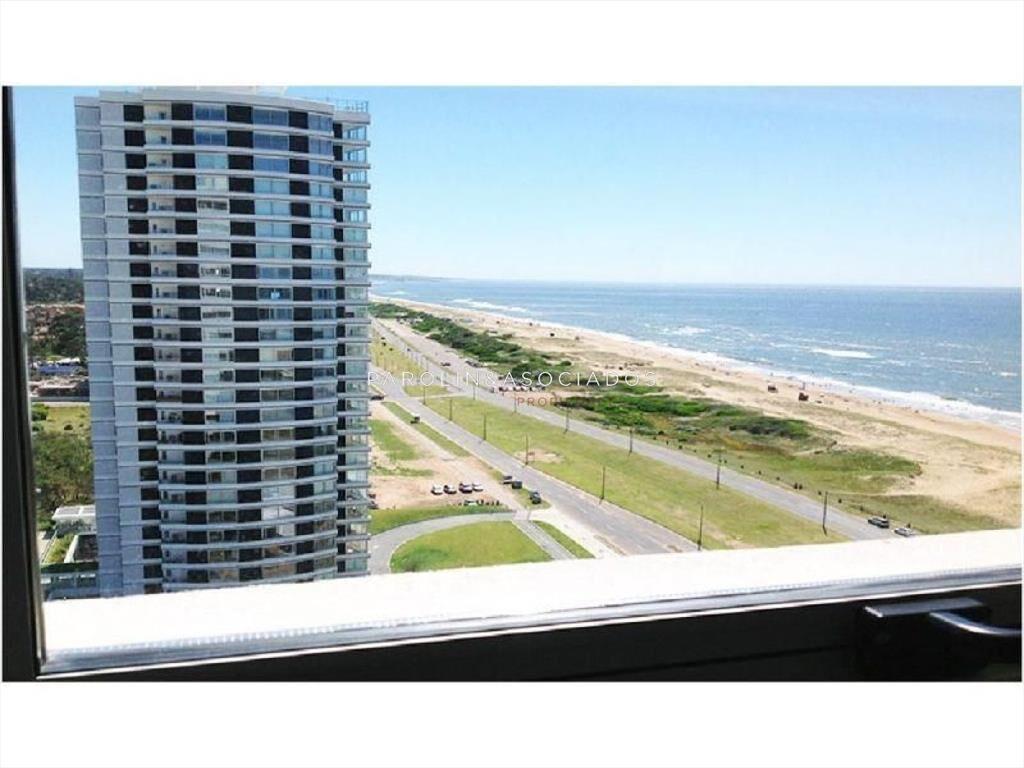 Apartamento en venta de 2 dormitorios en Season