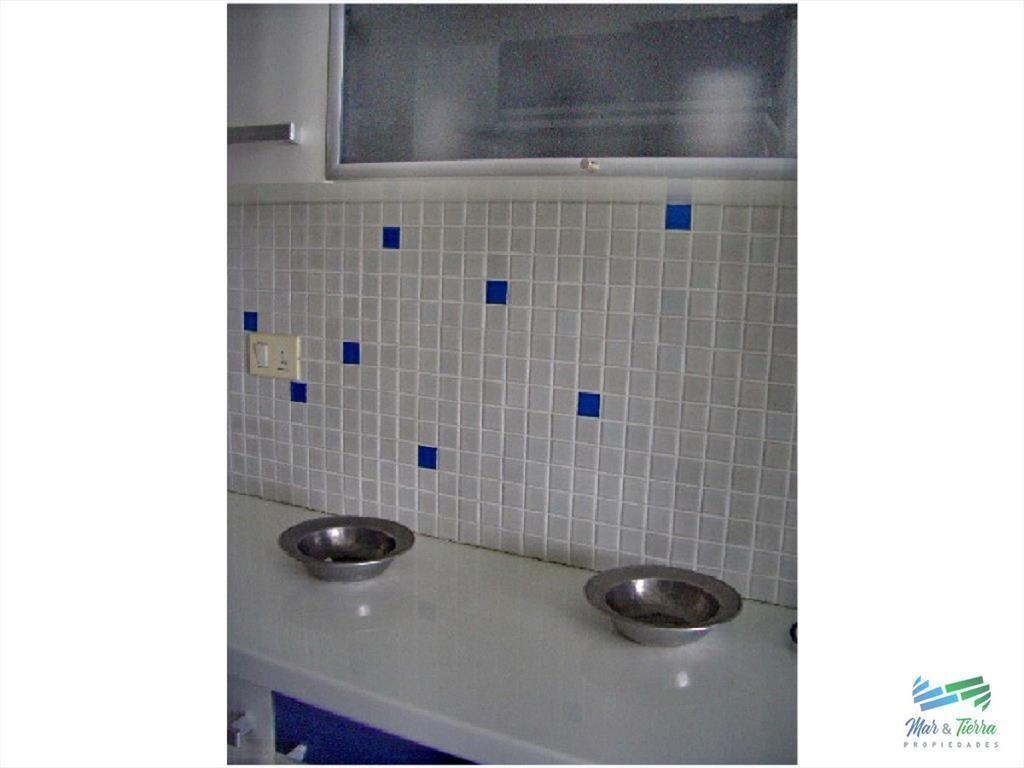 Apartamento de 3 dormitorios con muy buenos en en