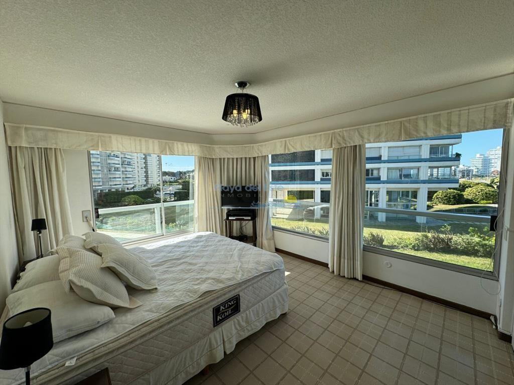 Apartamento en alquiler de 2 dormitorios en Punta