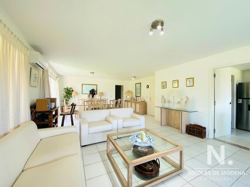 Apartamento primera linea frente al mar de tres dormitorios