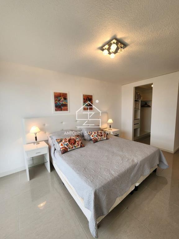 Apartamento en venta en torre One, 1 dormitorio amueblado,