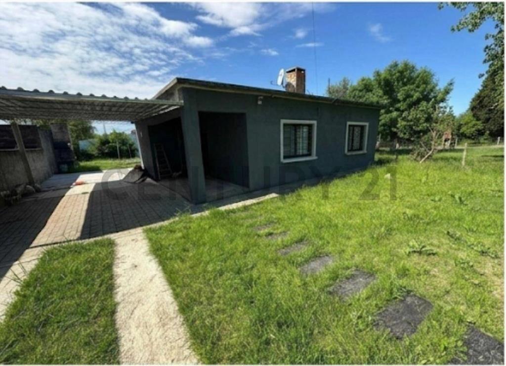 Venta casa en Barros Blancos, 590m2 . 2 dormitorios, coch...