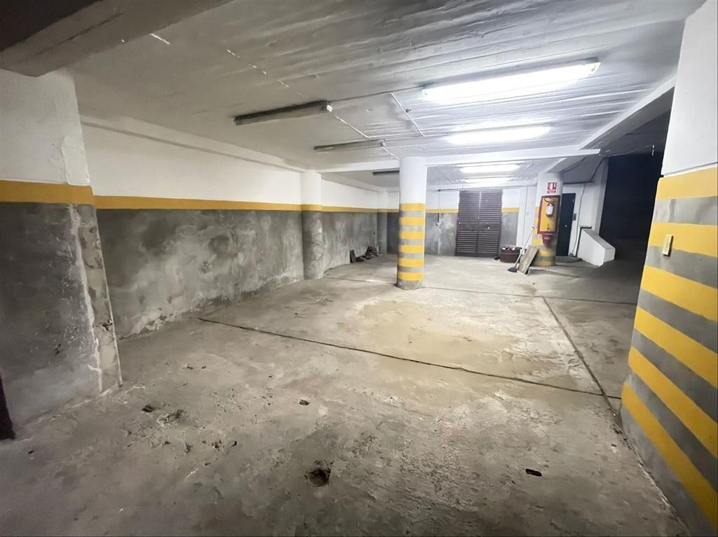 OFICINAS Y SUBSUELO DE COCHERAS