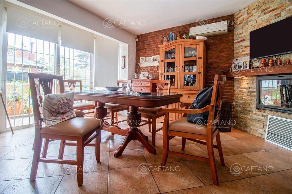 Venta Casa - 4 Dormitorios + Pileta y Parrillero