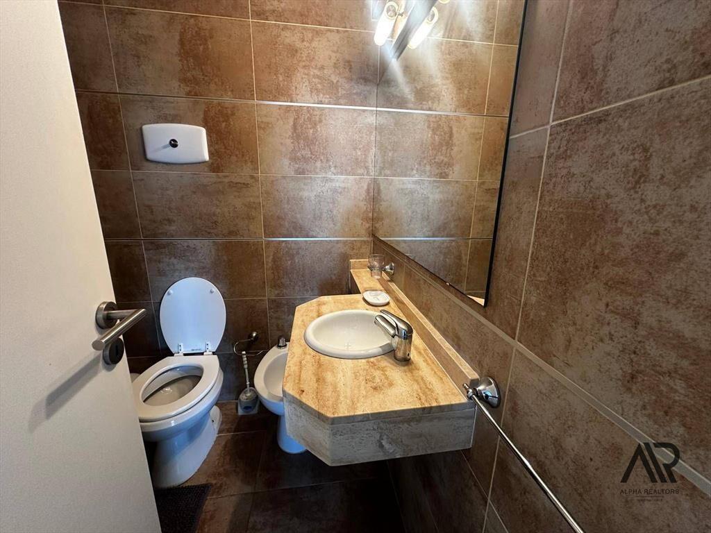 Apartamento en alquiler temporario c/ cochera en Península