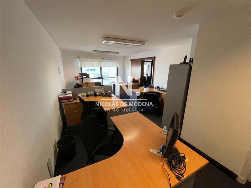 2 OFICINAS EN VENTA UNIFICADAS EN CIUDAD VIEJA!