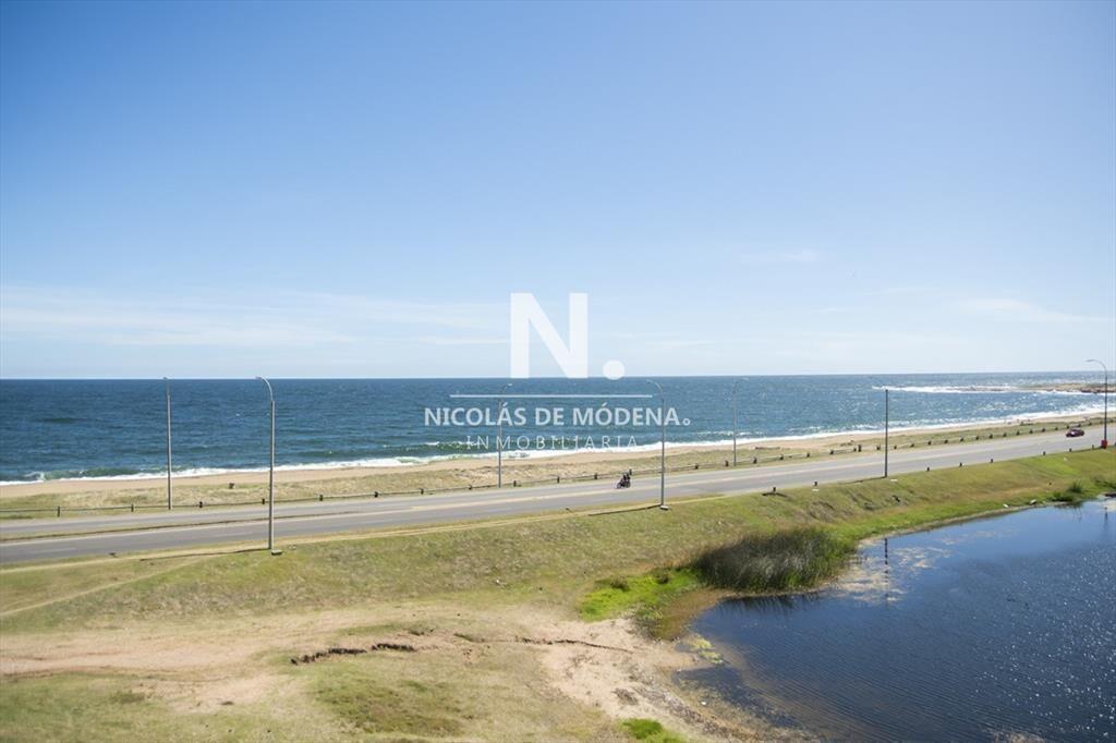 Espectacular PentHouse de primer linea frente al