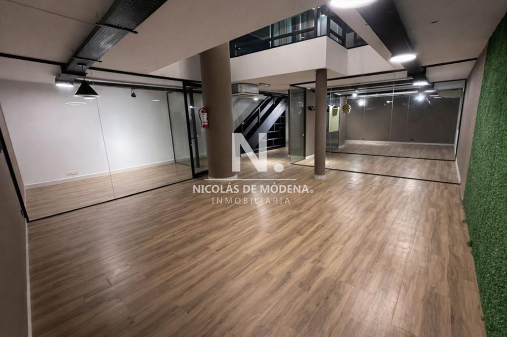 ALQUILER Local comercial + oficinas de 154 m²