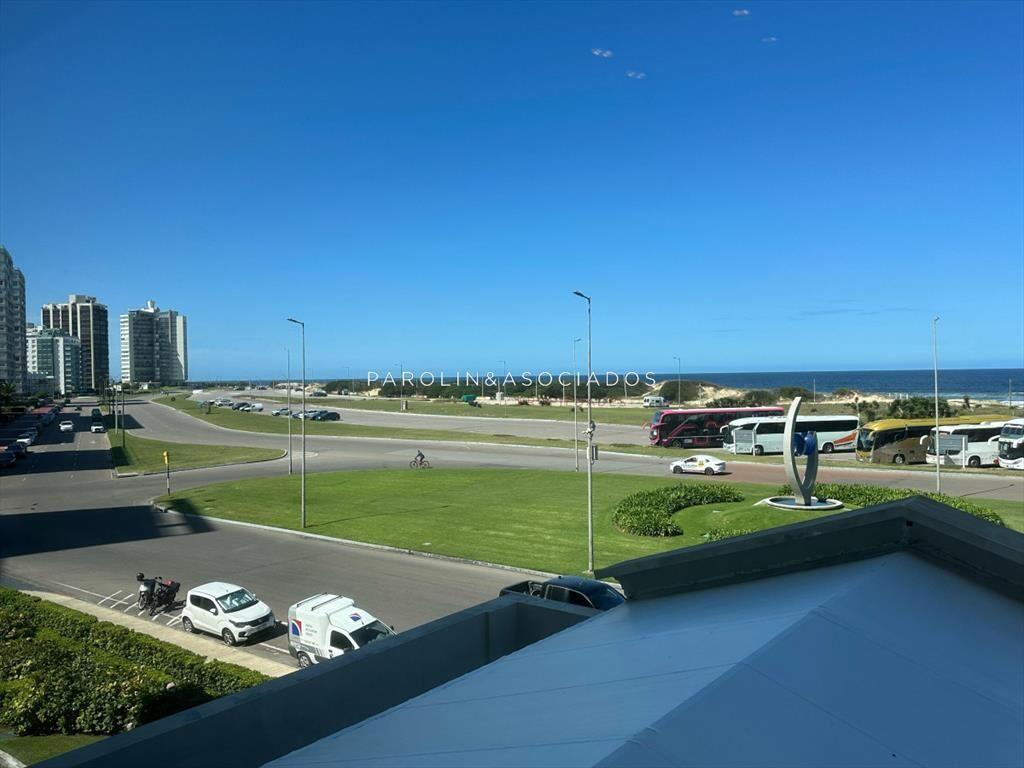 Apartamento en venta de 3 dormitorios en Playa
