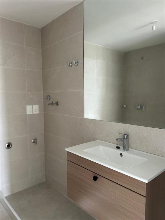 Alquiler Apartamento 2 Dormitorios en Tres Cruces con garaj