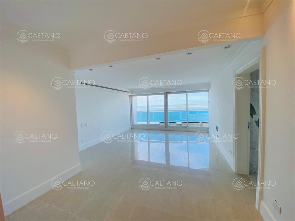 Venta apartamento 4 dormitorios. Playa mansa, del
