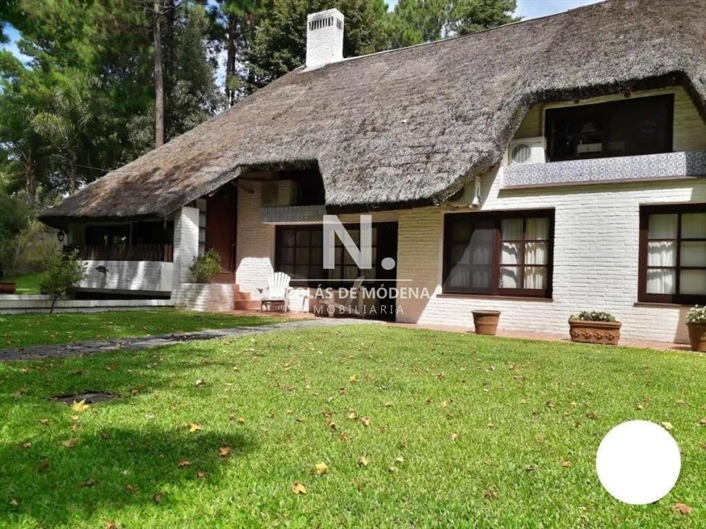 Hermosa casa en venta, Pinares Punta del este