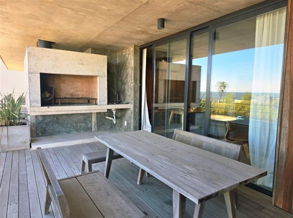 SEMIPISO EN VENTA EN MANANTIALES,2 DOR/2 BAÑOS