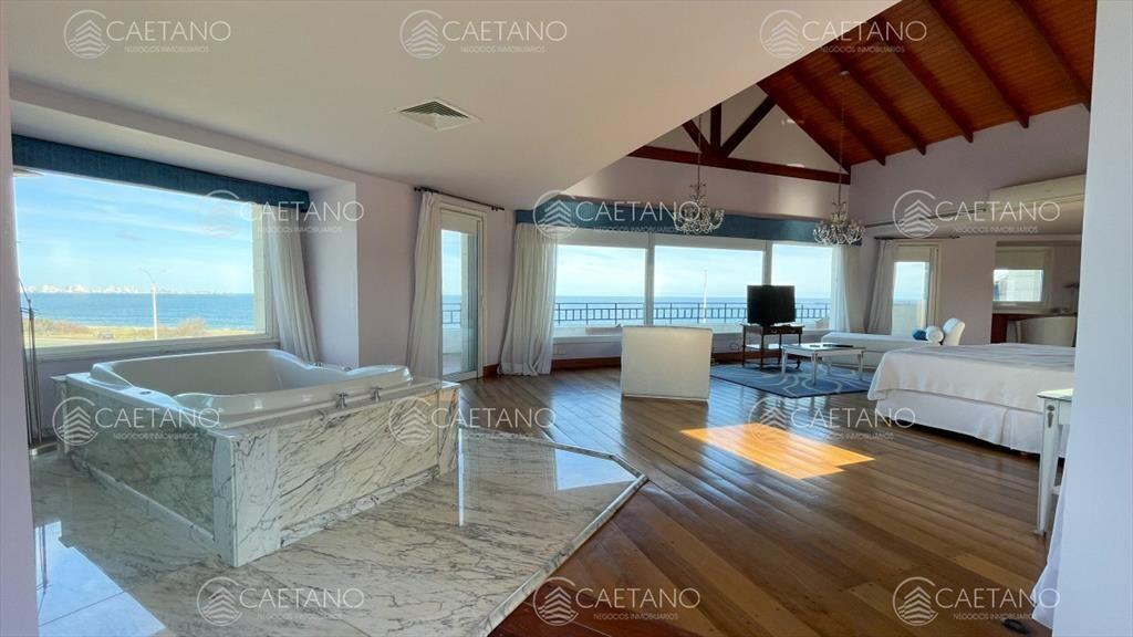 Venta casa 10 dormitorios playa mansa Punta del