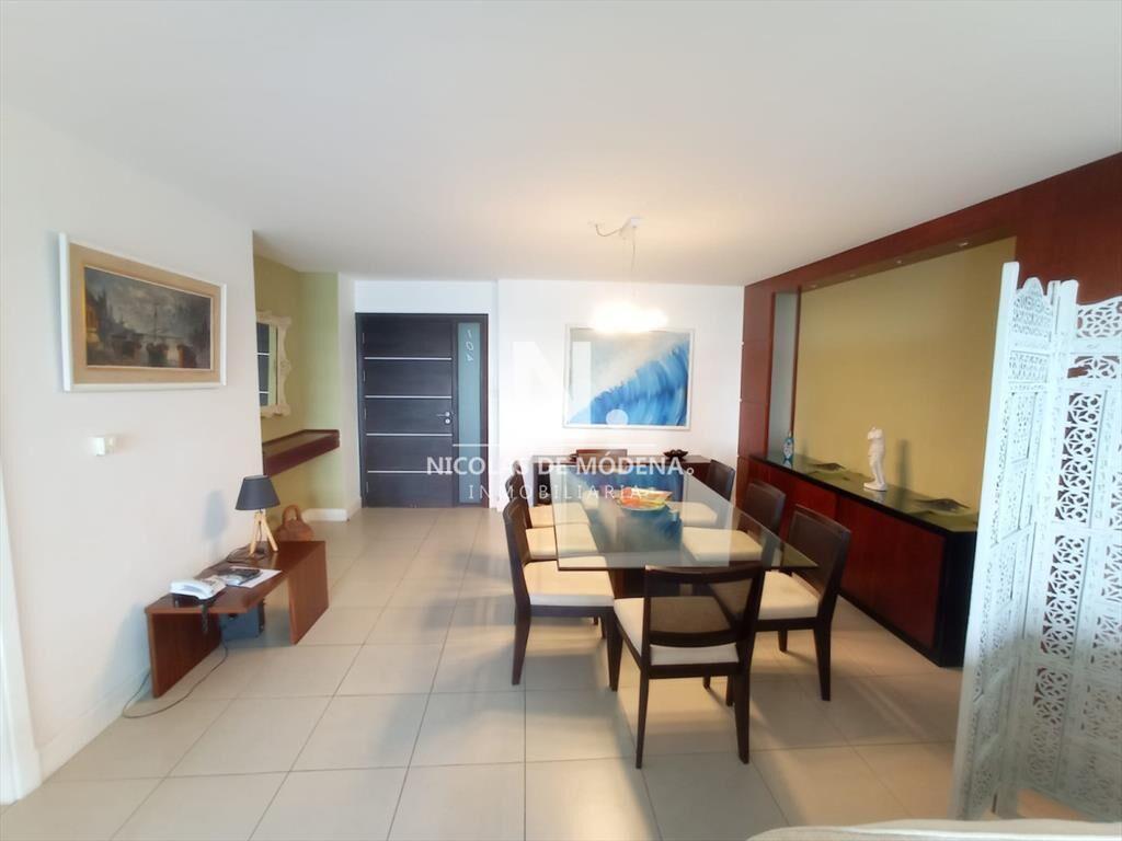 Apartamento en Brava, 3 dormitorios *