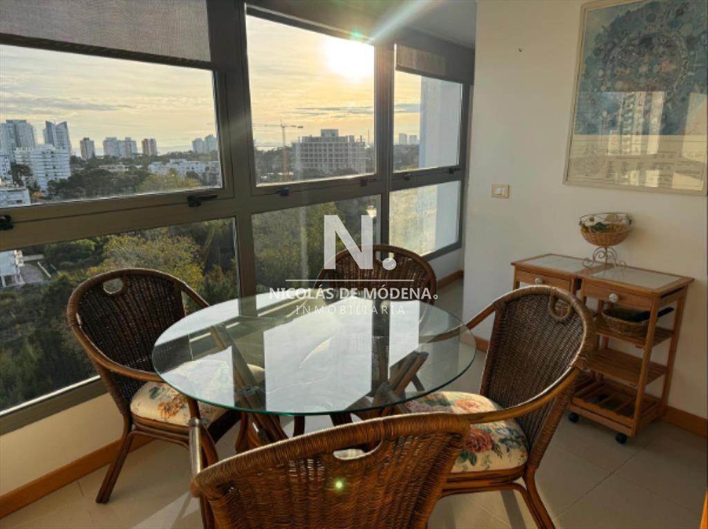 En venta apartamento de 3 dormitorios en Playa