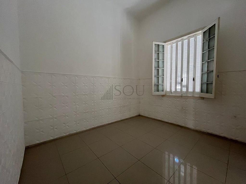 VENDE CASA 4 DORMITORIOS, PATIO CON PARRILLERO PASO MOLINO