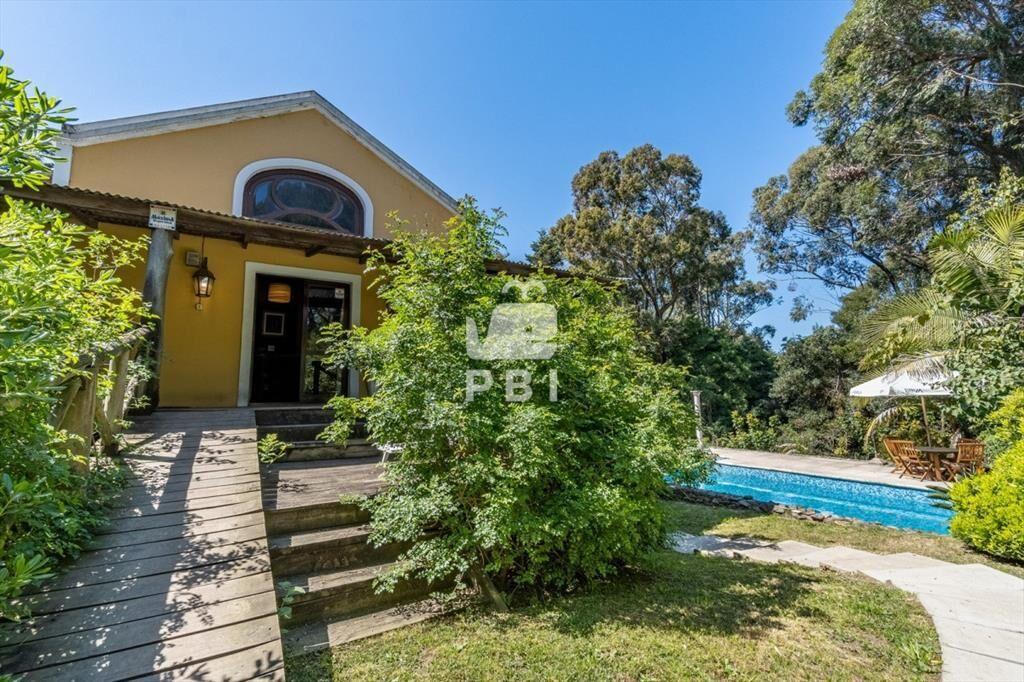 Casa de 5 DORMITORIOS en Punta Ballena, Punta - :