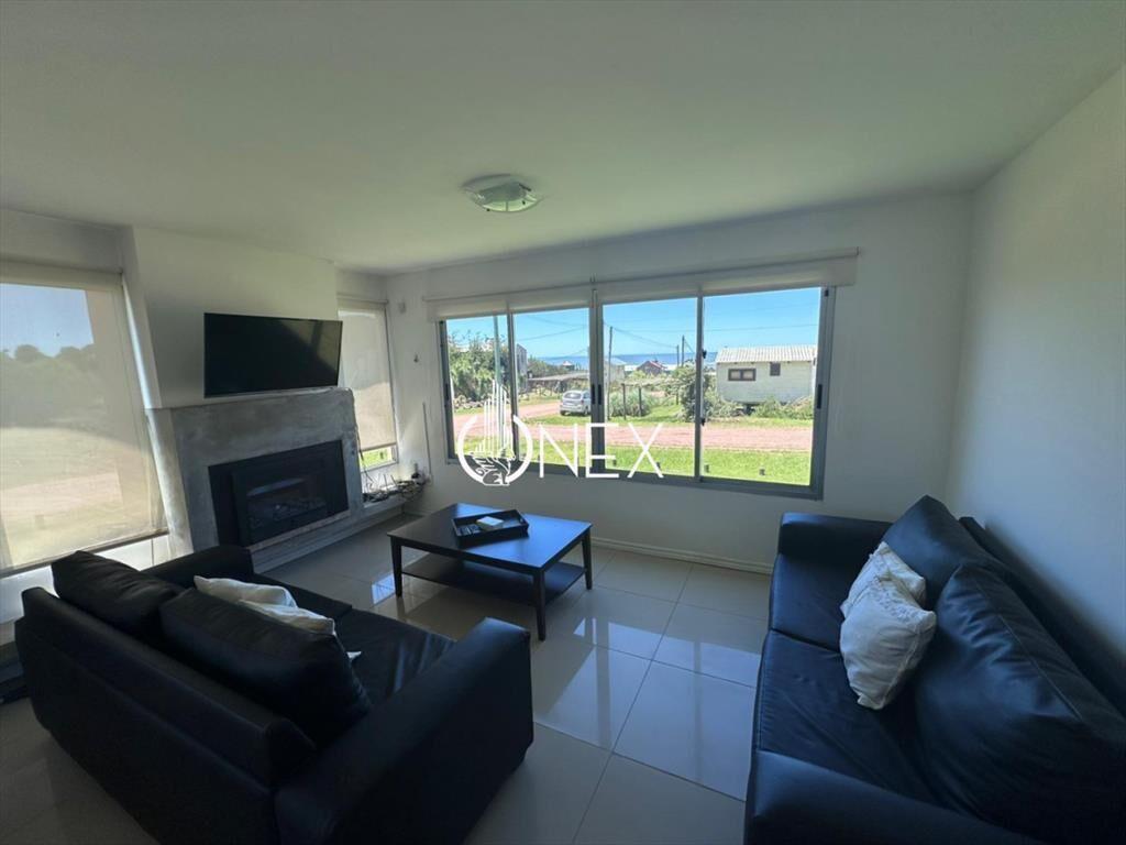 Venta casa de 4 dormitorios con vista al mar en Punta del D