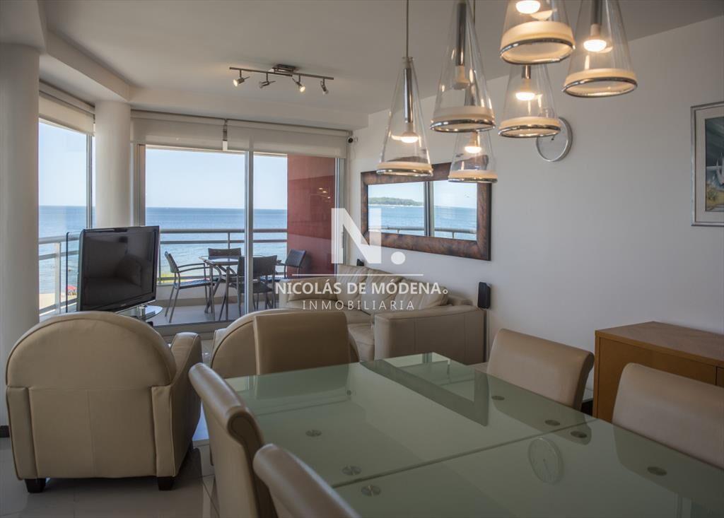 Vende hermoso Penthouse en Playa Mansa con azotea