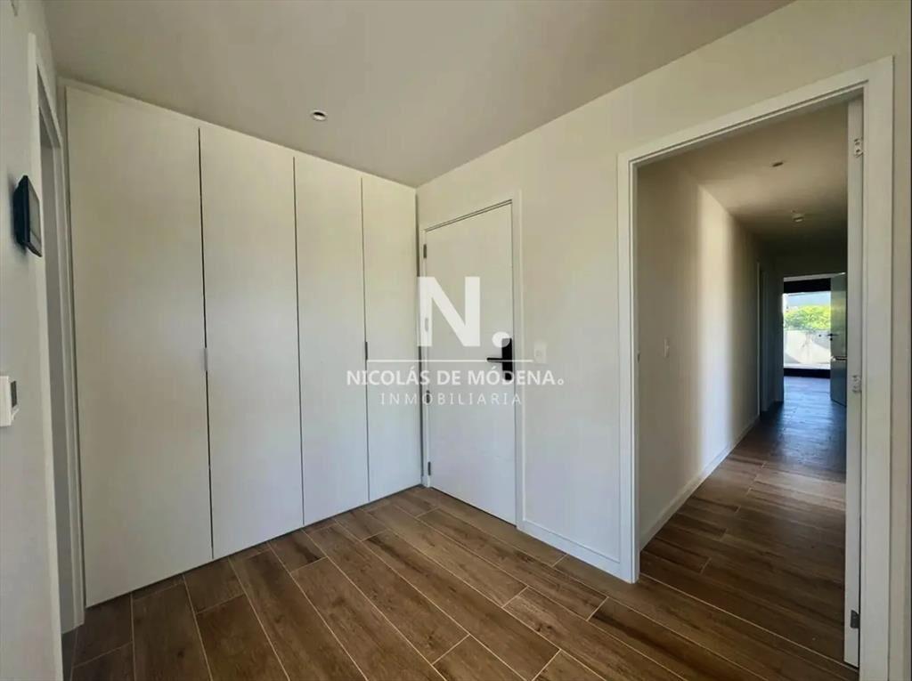 Apartamento de 2 dormitorios, 120m², con terraza y balcón