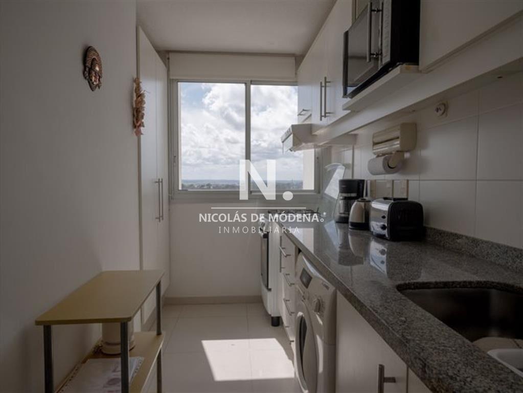 Vende apartamento de 2 dormitorios en Roosevelt,