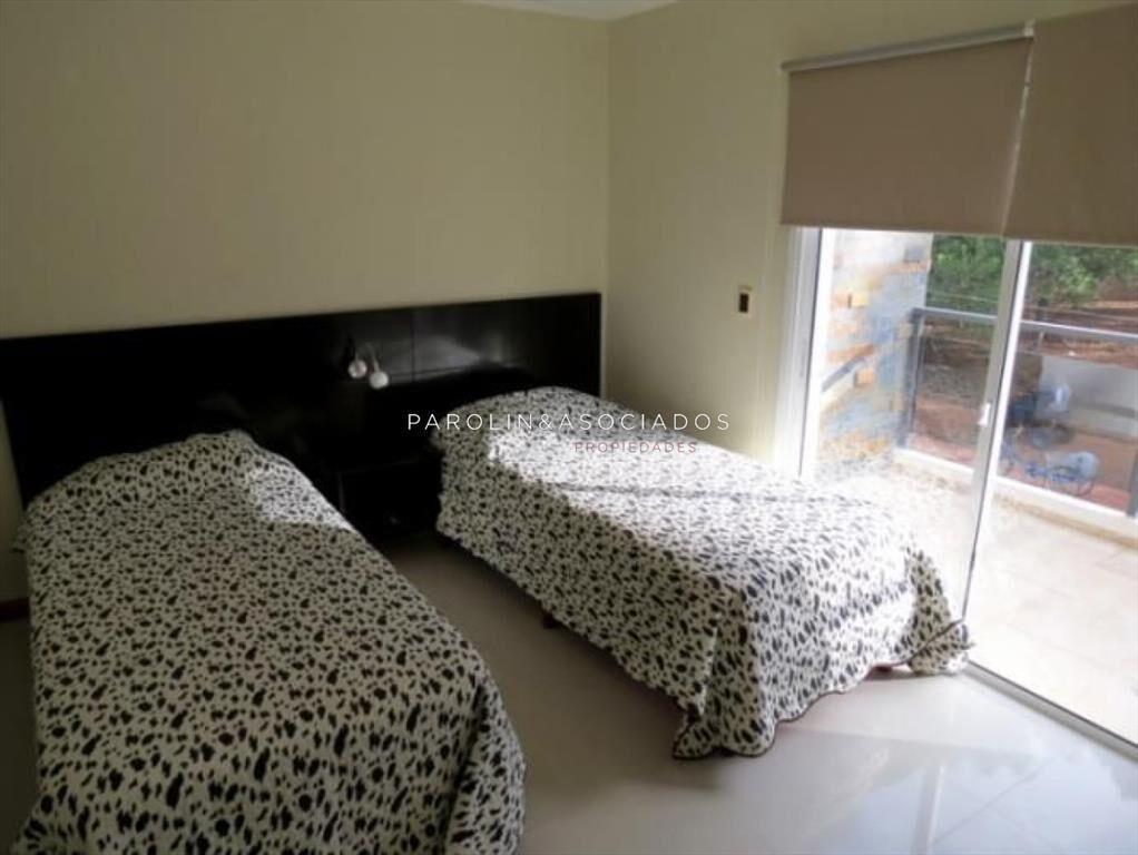 Casa en venta de 4 dormitorios en barrio Club del