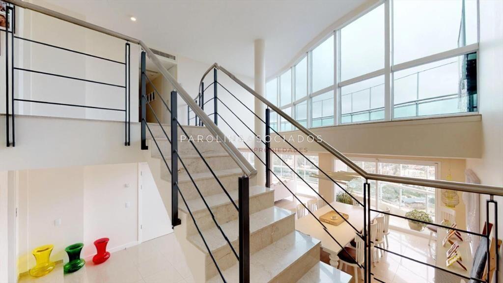 Penthouse en venta de 4 dormitorios en torre del