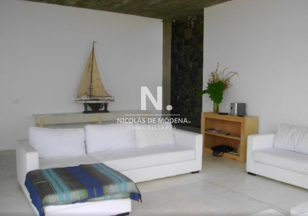 Excelente casa Ubicada en El Chorro frente al