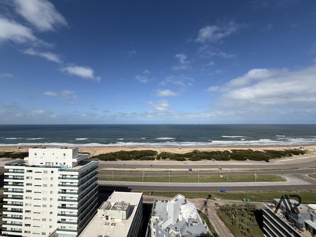 Apartamento en venta de 2 dormitorios c/ cochera en Play...