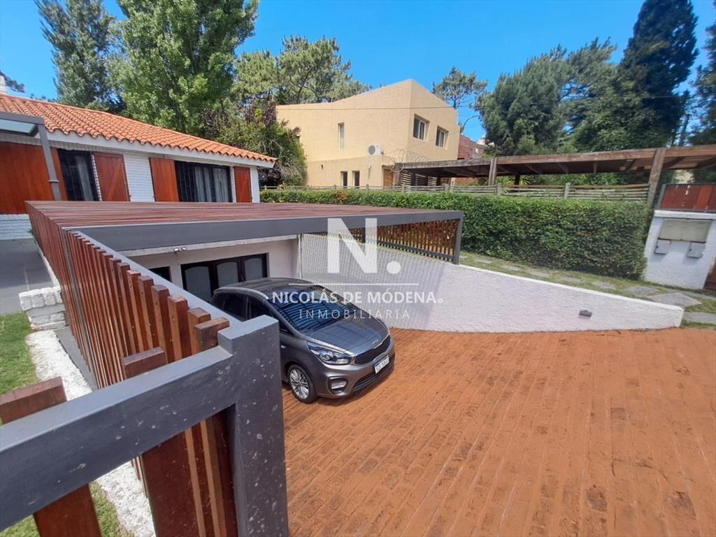 Alquiler Anual casa 3 dormitorios con pisicina en Punta del