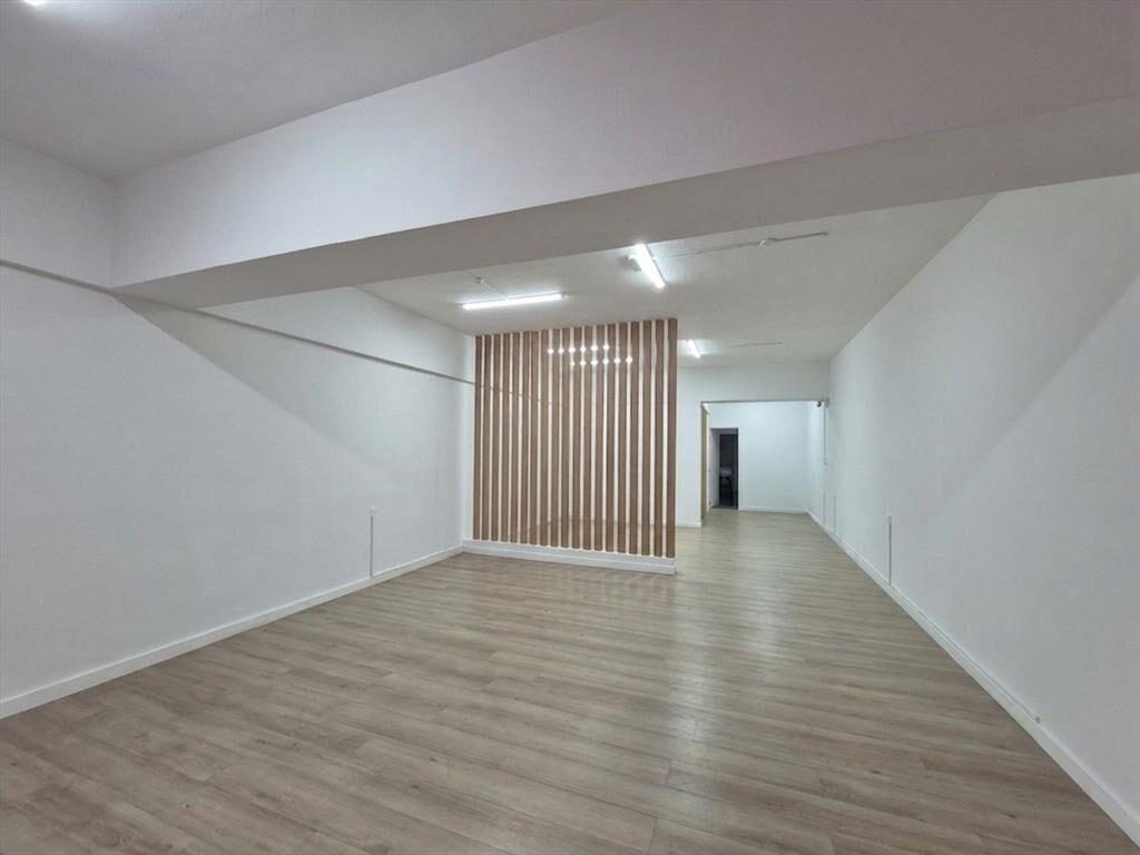 Alquiler de local comercial en el Centro Yi y 18
