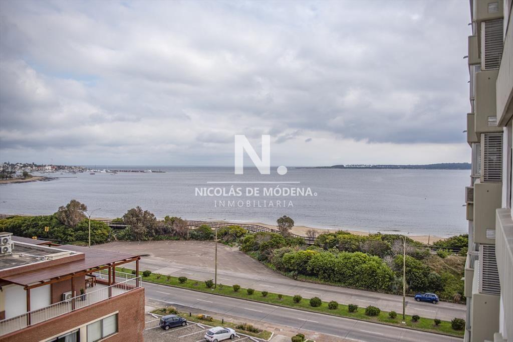 Vende apartamento de 3 dormitorios en Mansa, Punta del Este
