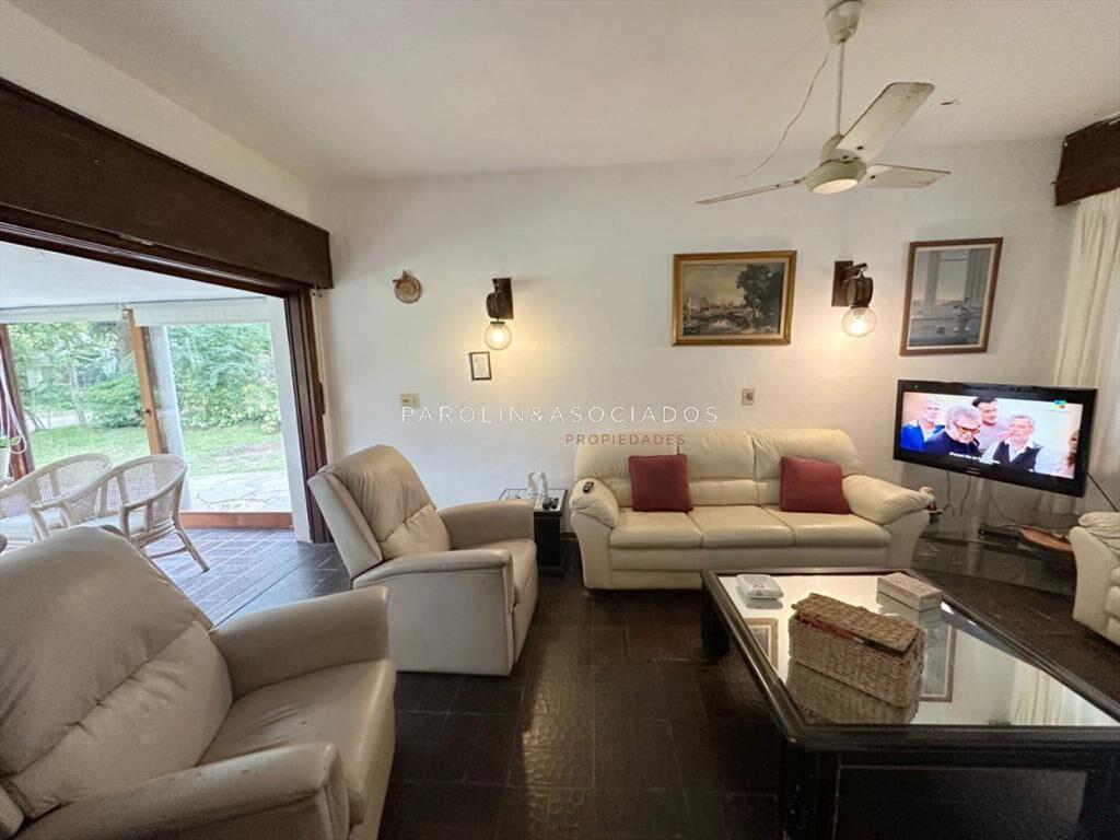 Gran Propiedad en Venta de 5 dormitorios ubicada