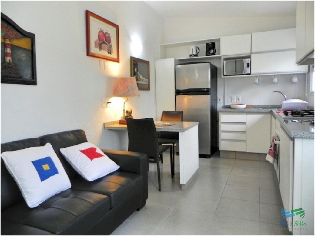 En venta casa 4 dormitorios con piscina, la Punta