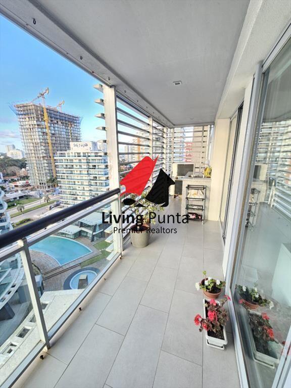 Hermoso apto en venta con parrillero propio