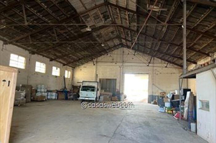 Venta 1200m2 en terreno de 4339m2 en Bella Vista