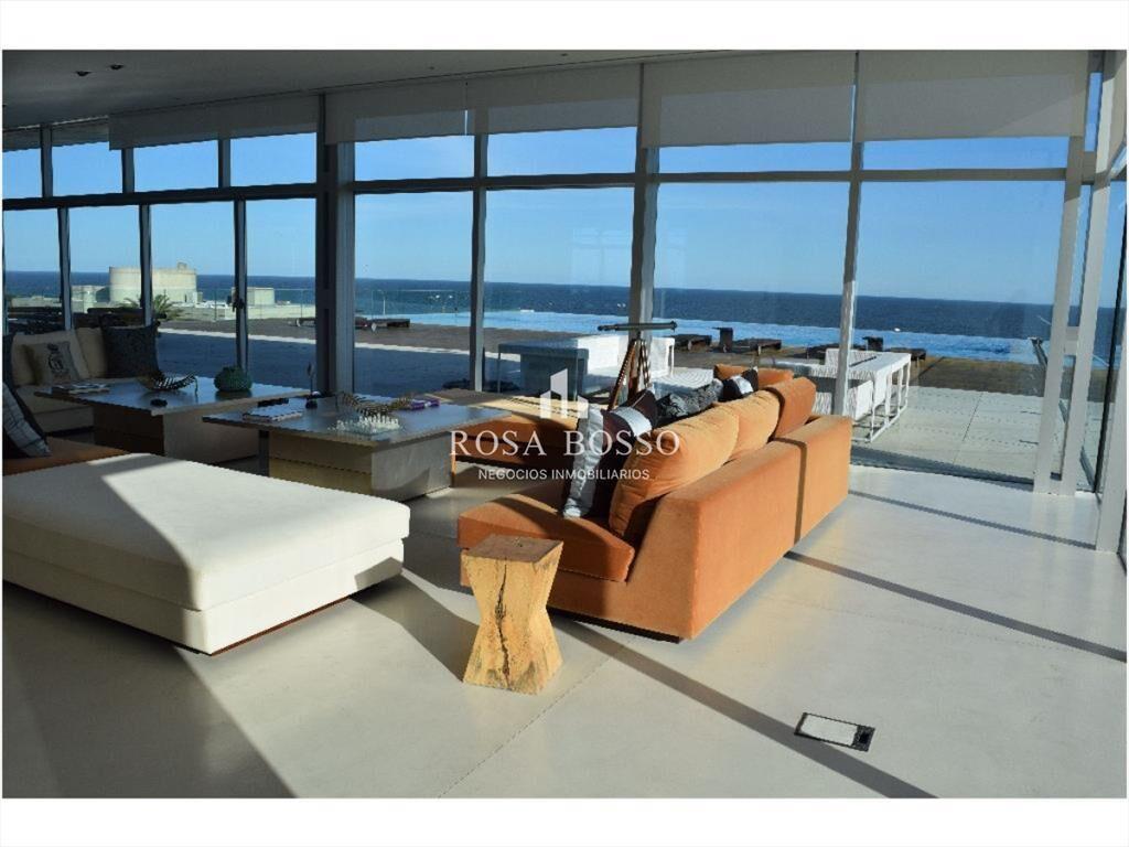 Apartamento muy lindo en la Brava.