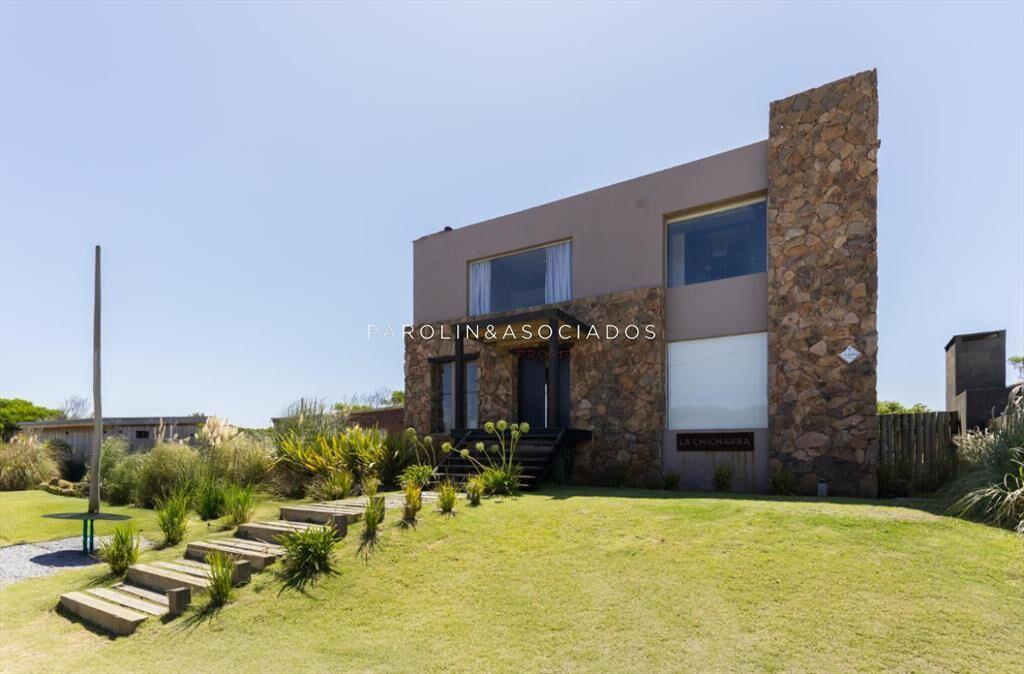 Casa en Venta de 4 Dormitorios en La Juanita,