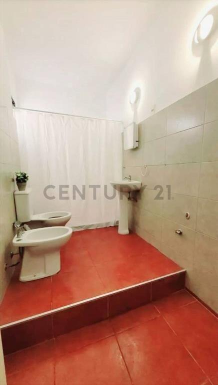 INVERSION  APARTAMENTO CON RENTA $28.000-2do piso ascenso...