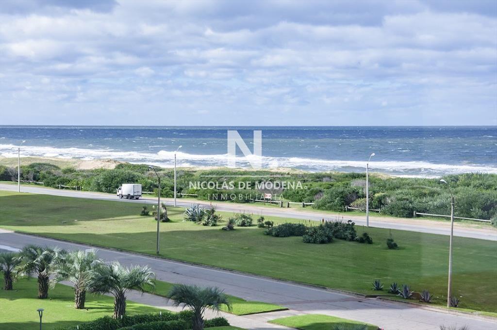 Hermoso departamento en venta frente al mar en Le