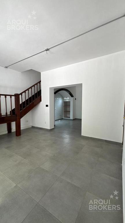 Local comercial en alquiler en Pocitos  con terraza y coche