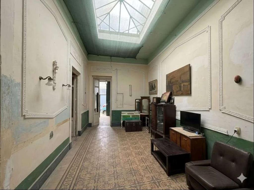GRAN CASA EN JACINTO VERA CON MUCHO POTENCIAL PARA RECICLAR