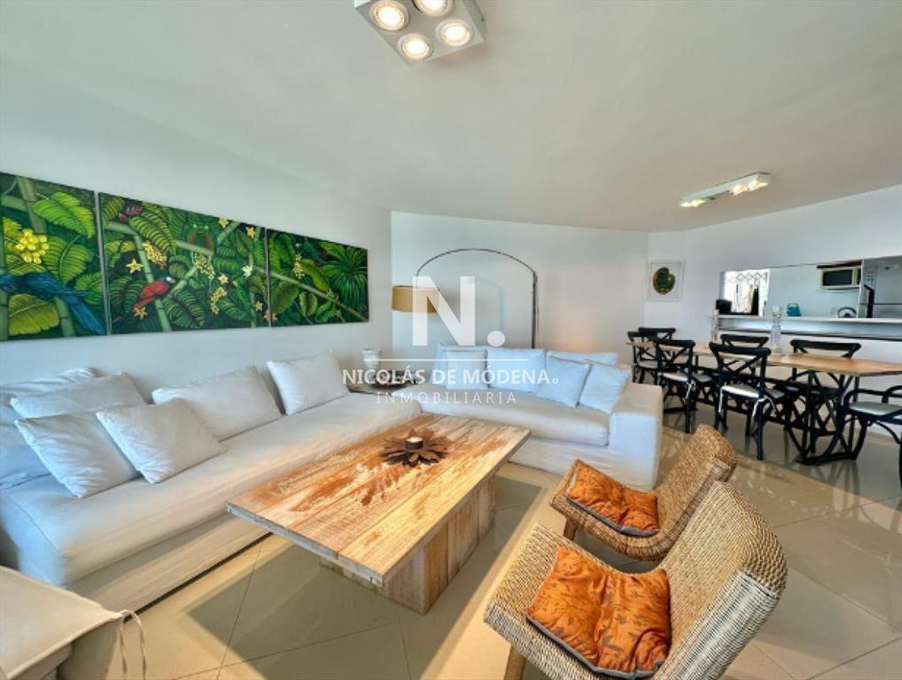 En venta apartamento con vita al mar en la Playa
