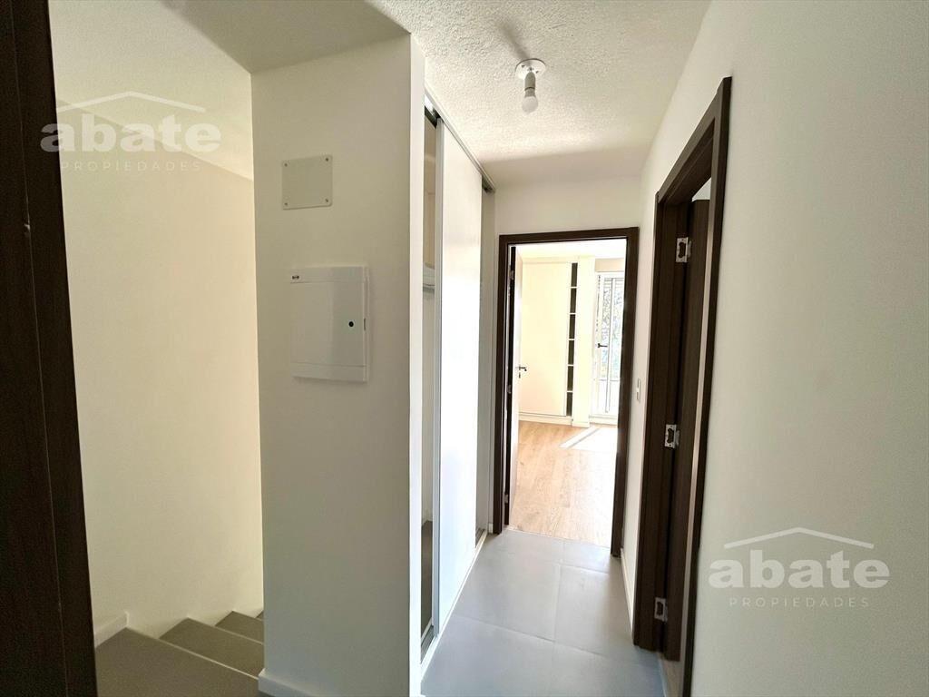 Venta casa de 3 dormitorios, dos baños y cochera doble en L
