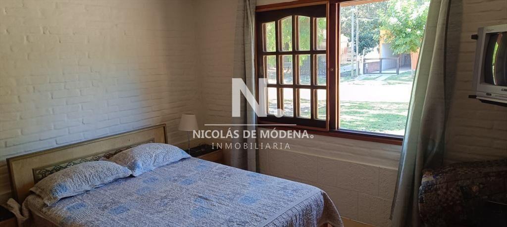 Vende casa en Piriapolis de 4 dormitorios,