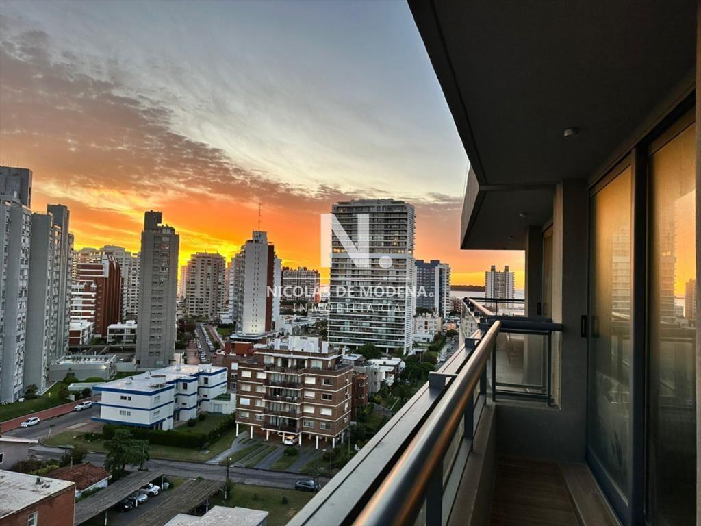 En venta apartamento de 2 dormitorios con hermosa vista pa